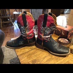 Cinch cowboy boots